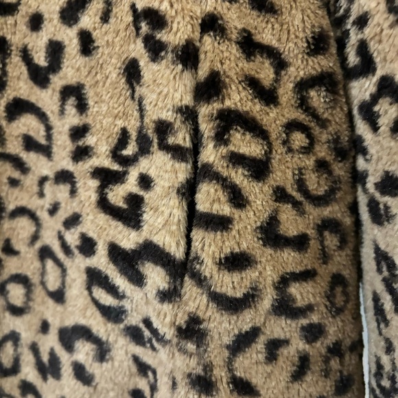 LUSH PLUSH LUXURY LEOPARD FAUX FUR JACKET-MEDIUM - Picture 3 of 7